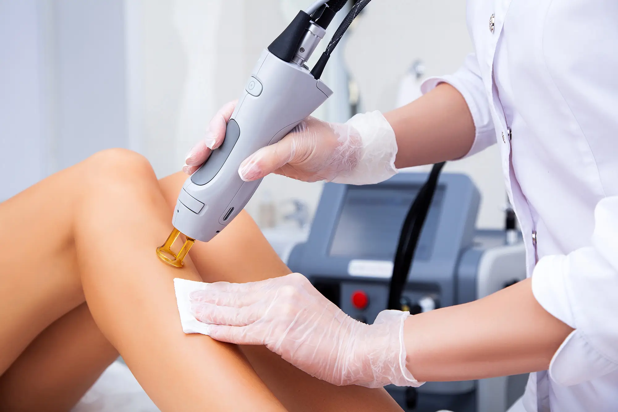 Brazilian Sugaring vs. Laser – Which Hurts Less and Is Best for 2026?